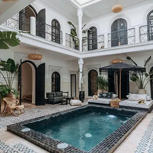 زيارة الفندق
